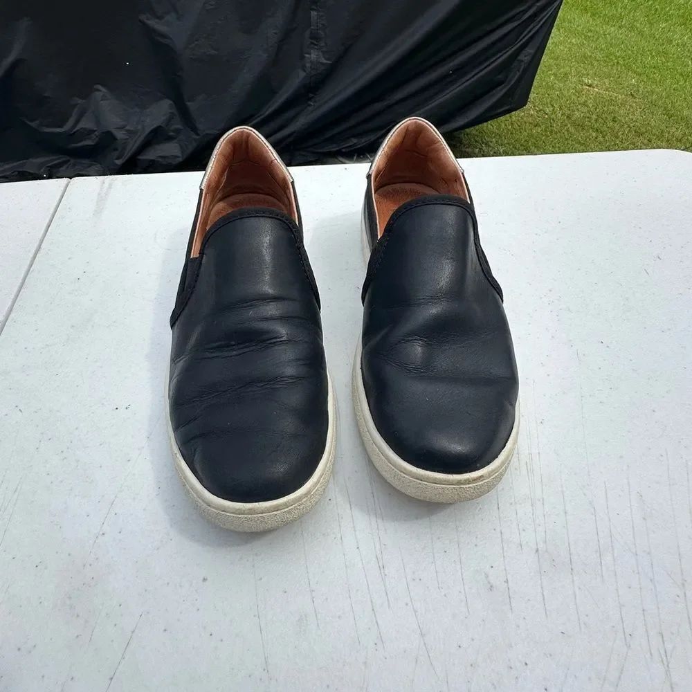 UGG Womens Black Leather Slip-Ons